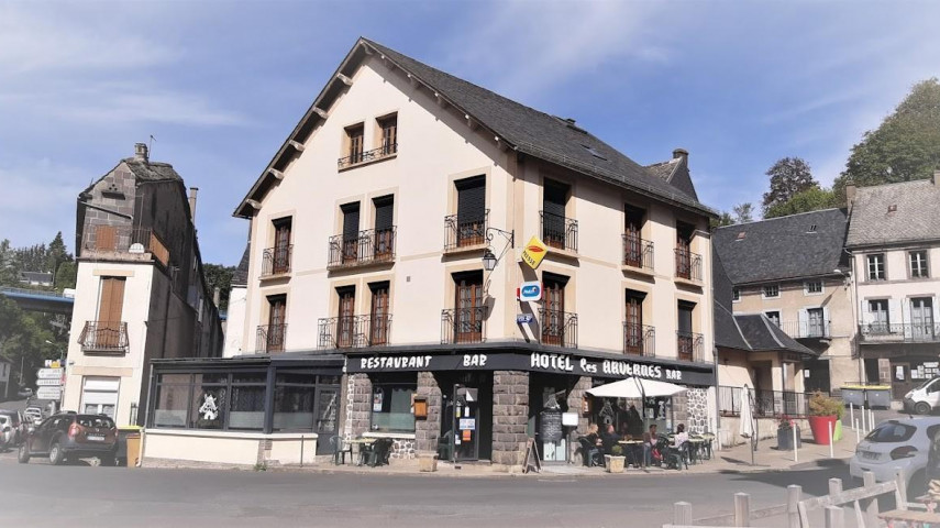 Hotel bar restaurant à reprendre - Arrond. de Clermont-Fd (63)